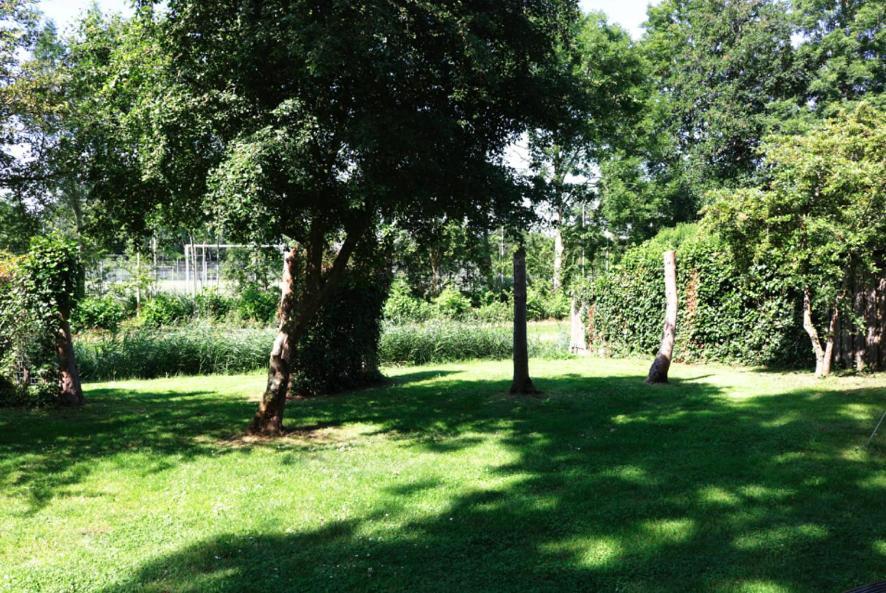 Een Chalet Met Prive Sauna En Tuin Villa Tzummarum Exterior foto